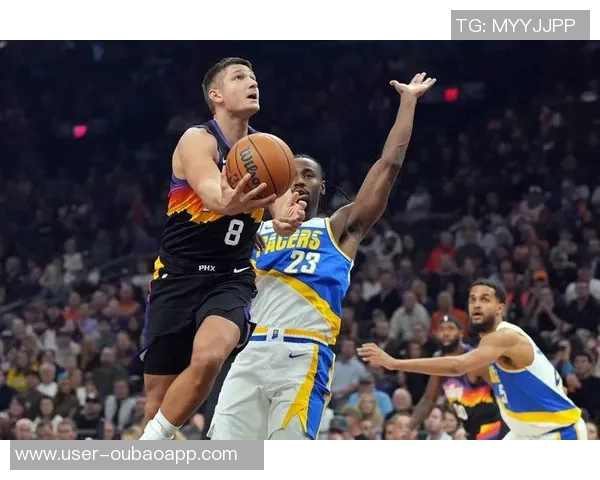 太阳队半场领先独行侠10分布克表现出色贡献16分狄龙助攻3次表现抢眼