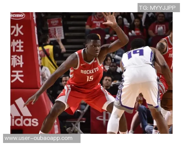 曼恩火力全开7投6中三分球完美表现助力球队拿下15分与3个篮板